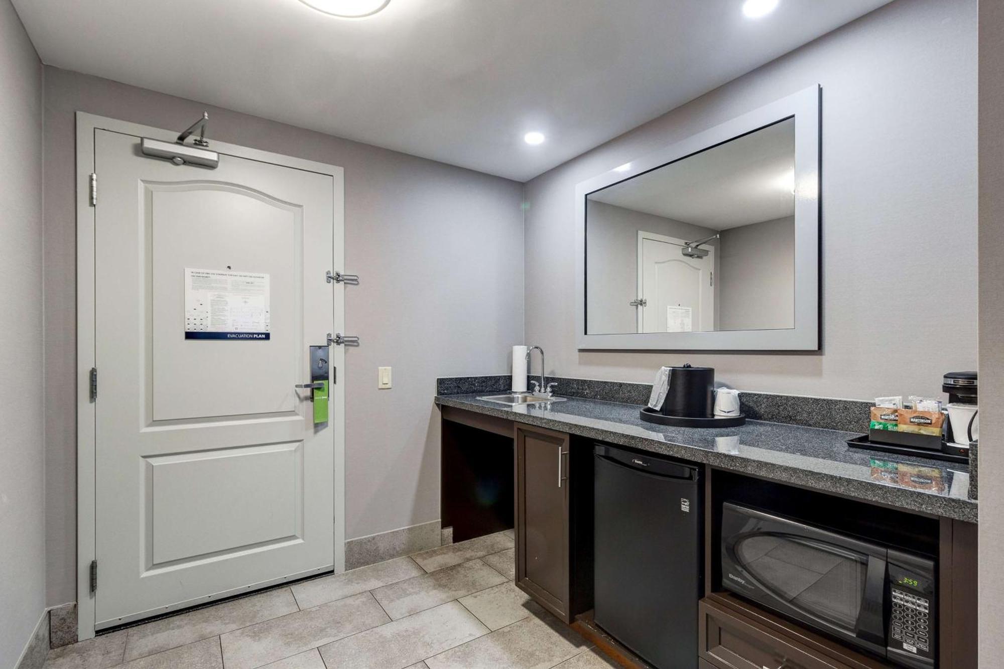 Hampton Inn & Suites By Hilton Brantford Exteriér fotografie